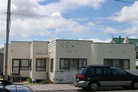 Photo of property in 2/493 Point Chevalier Road, Point Chevalier, Auckland, 1022