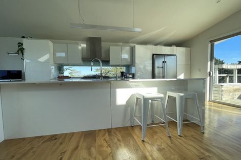 Photo of property in 48 Christian Road, Swanson, Auckland, 0614