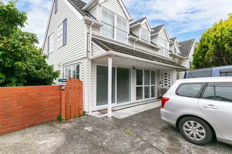 Photo of property in 17 Amapur Drive, Khandallah, Wellington, 6035