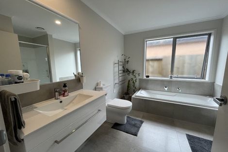 Photo of property in 2 Pense Place, Papamoa, 3118