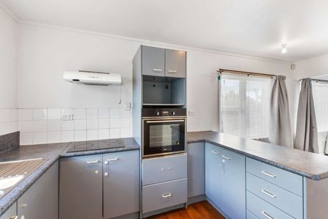 Photo of property in 8 Rollerson Street, Papakura, 2110