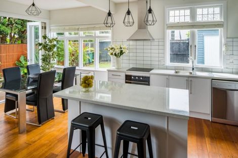 Photo of property in 27 Main Road, Titahi Bay, Porirua, 5022