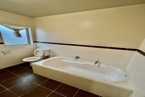 Photo of property in 12 Northbrook Close, Greenhithe, Auckland, 0632