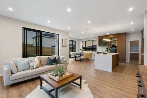 Photo of property in 28 Longshore Drive, Long Bay, Auckland, 0630