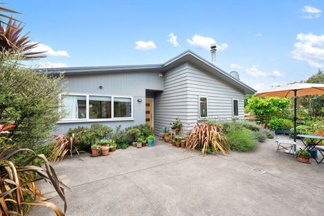 Photo of property in 98 Kinloch Road, Kinloch, Taupo, 3377