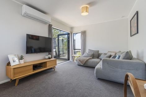 Photo of property in 1/6 Mona Vale, West Harbour, Auckland, 0618