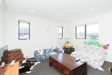 Photo of property in 17 Manawaroa Close, Grandview Heights, Hamilton, 3200