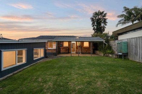 Photo of property in 19 Lawrence Crescent, Hillpark, Auckland, 2102