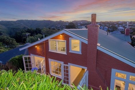 Photo of property in 134 Kelburn Parade, Kelburn, Wellington, 6012