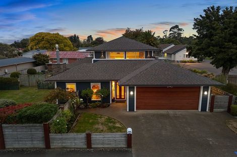 Photo of property in 2 Dixon Street, Carterton, 5713