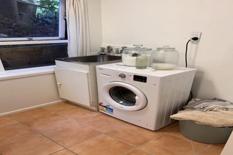 Photo of property in 53a Onedin Place, Titirangi, Auckland, 0604