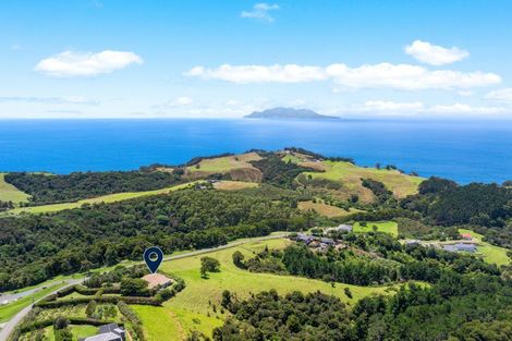 Photo of property in 172 Cape Rodney Road, Leigh, 0985