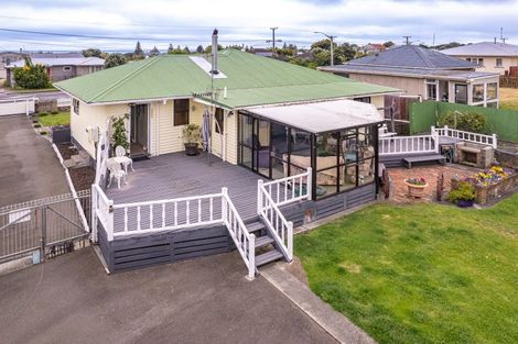 Photo of property in 76 Cornfoot Street, Castlecliff, Whanganui, 4501