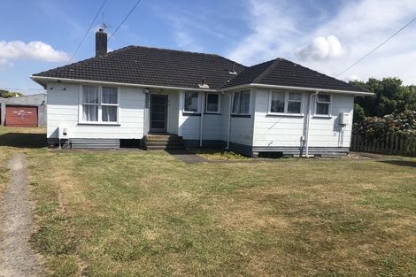 Photo of property in 2 Sutton Place, Hawera, 4610