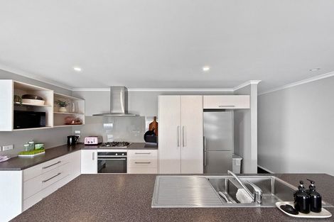 Photo of property in 17 Poulson Grove, Trentham, Upper Hutt, 5018