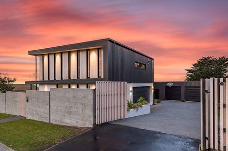 Photo of property in 83 Major Hornbrook Road, Mount Pleasant, Christchurch, 8081
