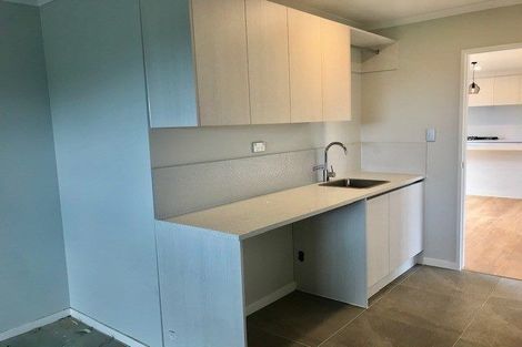 Photo of property in 74 Twin Parks Rise, Papakura, 2110