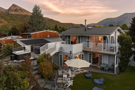 Photo of property in 13 Argyle Place, Arrowtown, 9302