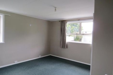 Photo of property in 33 Woodleigh Street, Frankleigh Park, New Plymouth, 4310