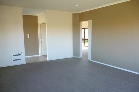 Photo of property in 2 Caulfield Place, Taradale, Napier, 4112