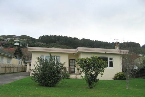 Photo of property in 11 Rossiter Street, Tawa, Wellington, 5028