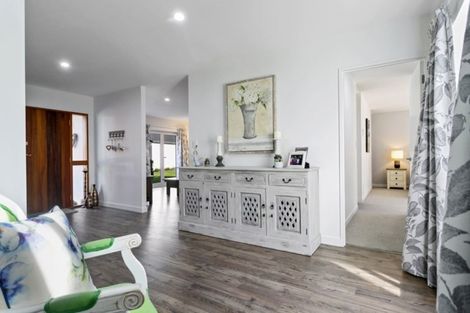 Photo of property in 66 Gillespie Place, Acacia Bay, Taupo, 3385