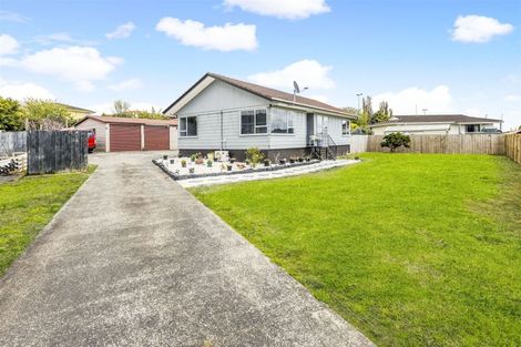 Photo of property in 8 Pesaro Place, Clover Park, Auckland, 2023