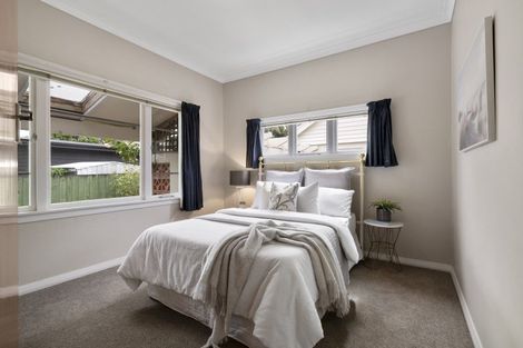 Photo of property in 5 Aokautere Drive, Fitzherbert, Palmerston North, 4410
