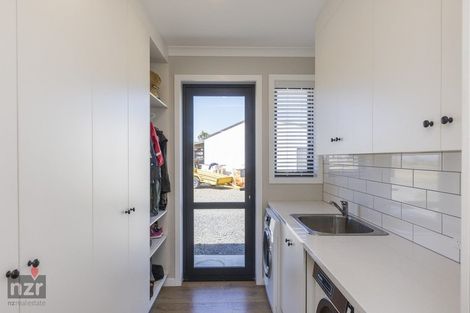 Photo of property in 601 Cemetery Road, Sanson, Palmerston North, 4479