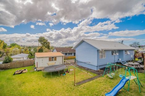 Photo of property in 12 Imperial Place, Henderson, Auckland, 0612