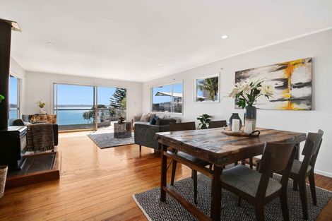 Photo of property in 1099 Whangaparaoa Road, Tindalls Beach, Whangaparaoa, 0930