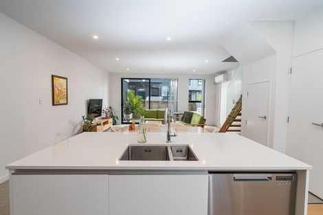 Photo of property in 2/210 Karori Road, Karori, Wellington, 6012
