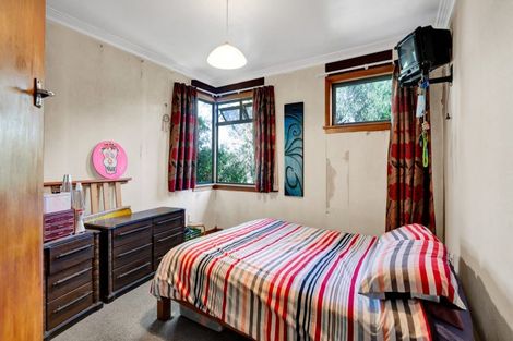 Photo of property in 2 Awanui Street, Merrilands, New Plymouth, 4312