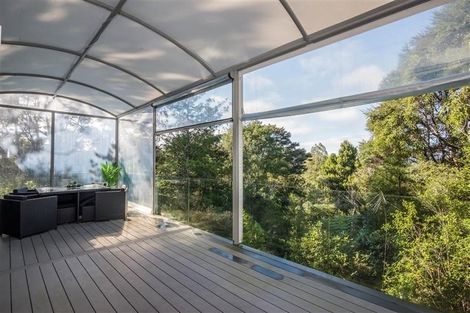 Photo of property in 19 Rauhuia Crescent, Parau, Auckland, 0604