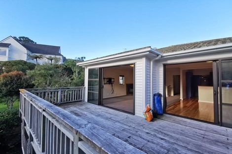 Photo of property in 15 Ranui Crescent, Khandallah, Wellington, 6035