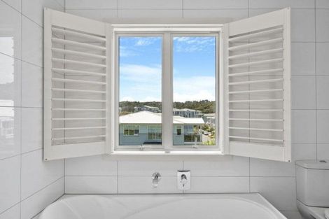 Photo of property in 37 Landmark Terrace, Orewa, 0931