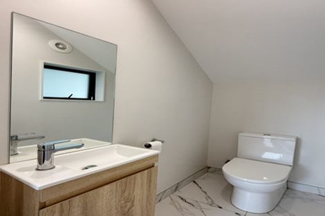 Photo of property in 5/21 Akoranga Drive, Northcote, Auckland, 0627