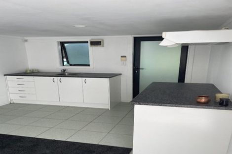 Photo of property in 27 Yearsley Place, Manurewa, Auckland, 2102