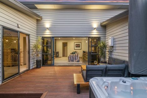 Photo of property in 16 Formosa Place, Pyes Pa, Tauranga, 3112