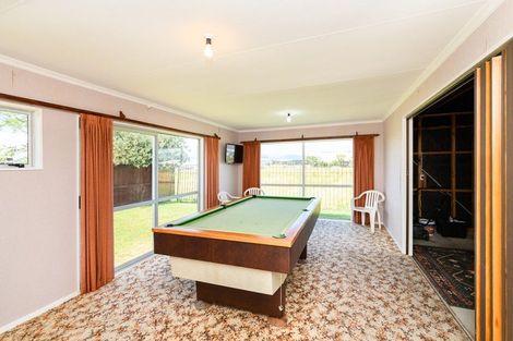 Photo of property in 46 Hillcrest Drive, Kelvin Grove, Palmerston North, 4414