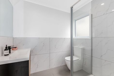 Photo of property in 118 Kahu Road, Paremata, Porirua, 5024