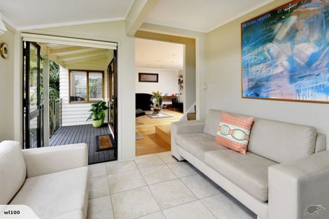 Photo of property in 1/15 Sunnynook Road, Forrest Hill, Auckland, 0620