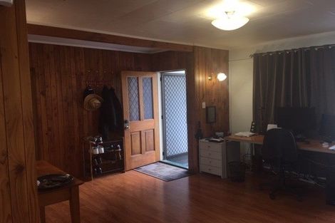 Photo of property in 33b Beach Road, Te Atatu Peninsula, Auckland, 0610