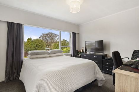 Photo of property in 2/58 Girrahween Drive, Totara Vale, Auckland, 0629