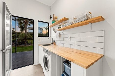 Photo of property in 8 Brixton Road, Manly, Whangaparaoa, 0930