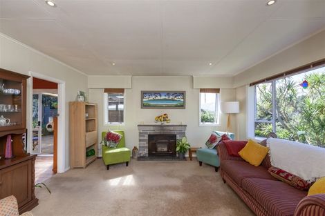 Photo of property in 103 Tilley Road, Paekakariki, 5034