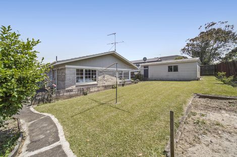 Photo of property in 2/52 Galsworthy Place, Bucklands Beach, Auckland, 2014