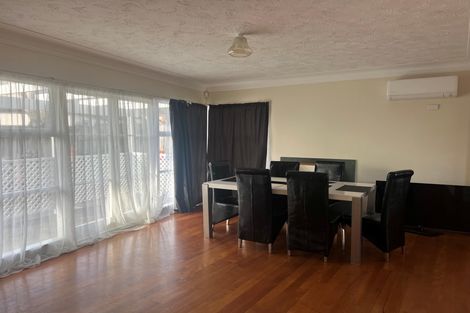 Photo of property in 71a Great South Road, Manurewa, Auckland, 2102