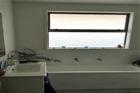 Photo of property in 49 Taioma Close, Papamoa, 3118