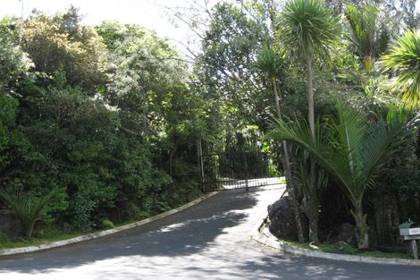 Photo of property in 505 Scenic Drive, Waiatarua, Auckland, 0612
